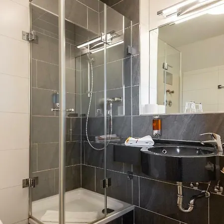 ホテル Avenon Privathotel Schwaiger Hof 3*