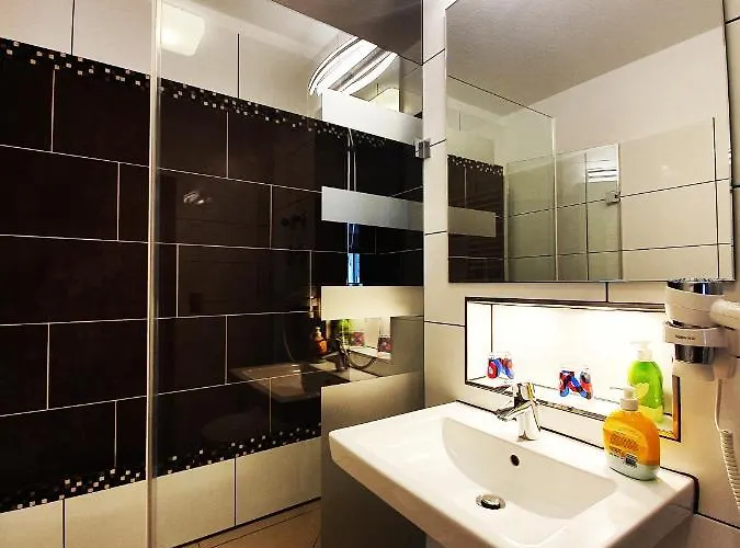 Avenon Privathotel Schwaiger Hof Швайг-бай-Нюрнберг