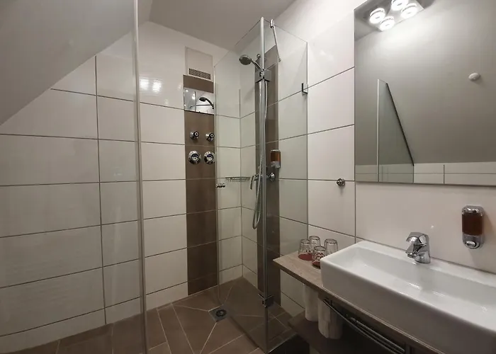 Avenon Privathotel Schwaiger Hof 3* Швайг-бай-Нюрнберг