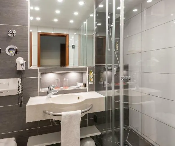 Отель Avenon Privathotel Schwaiger Hof Швайг-бай-Нюрнберг